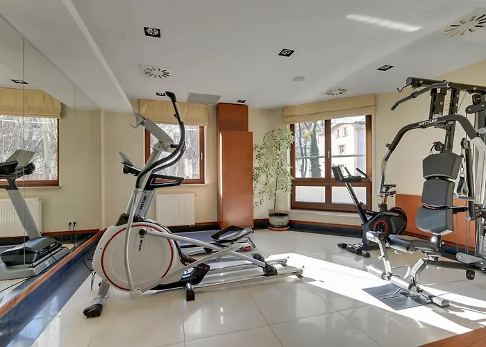 Blue Marlin Z Ogrodem By Grand *